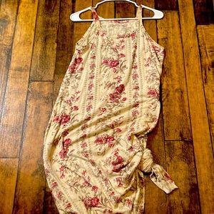 MP NWOT BEAUTIFUL FLORAL DRESS FROM LAST YEAR-can’t find anymore